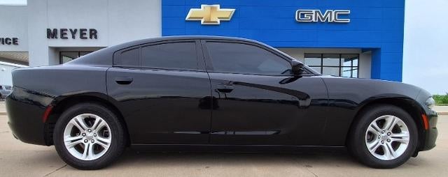 2020 Dodge Charger SXT in Black — front three-quarter view