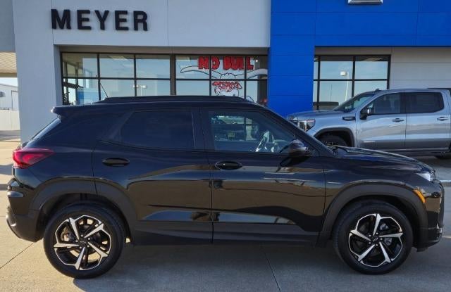 2022 Chevrolet Trailblazer RS in Mosaic Black Metallic — front three-quarter view